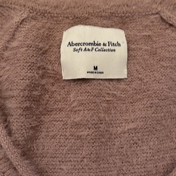 Abercrombie sweater - Picture 2 of 5